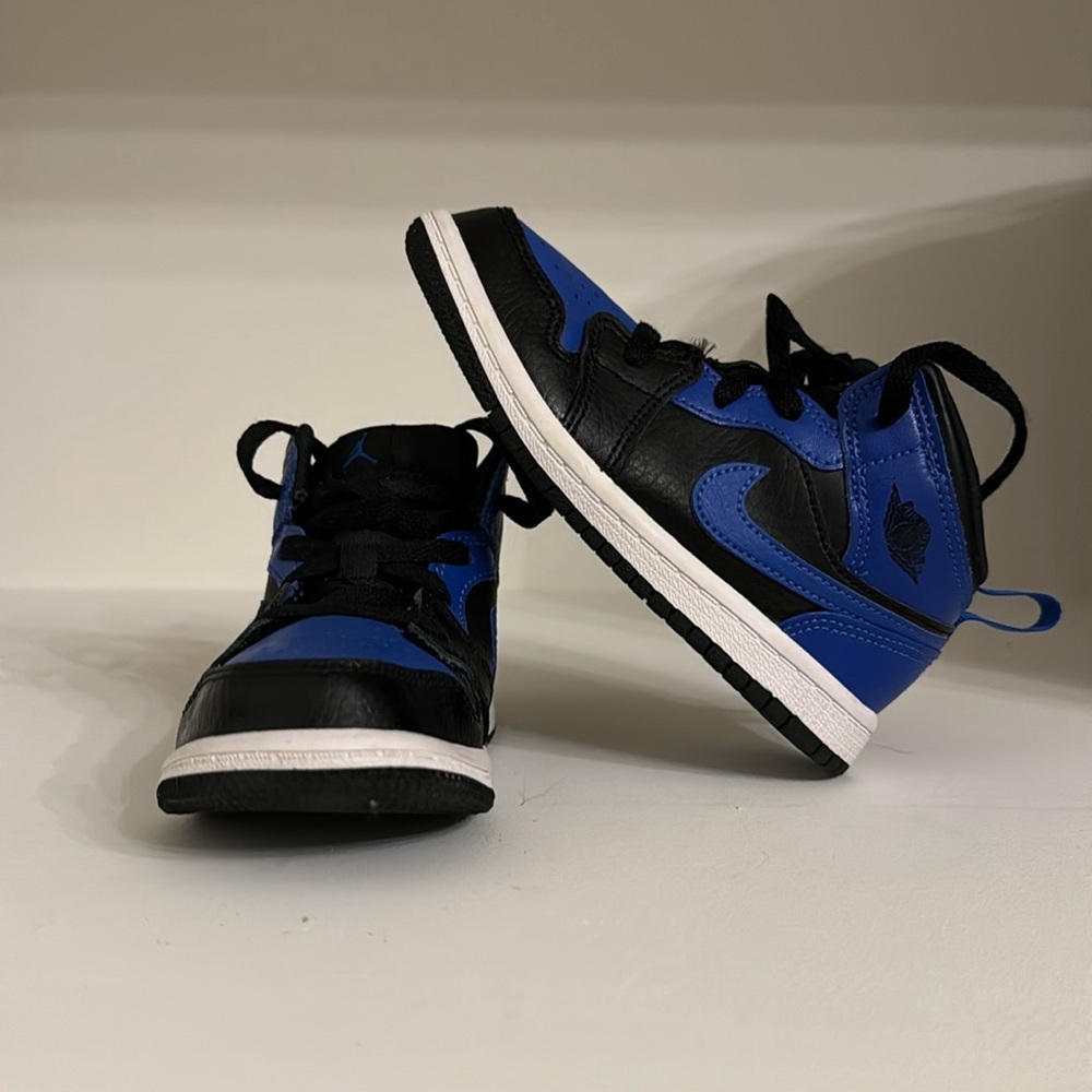 NEW | KIDS | SIZE 9C | JORDAN 1 MID HYPER ROYAL